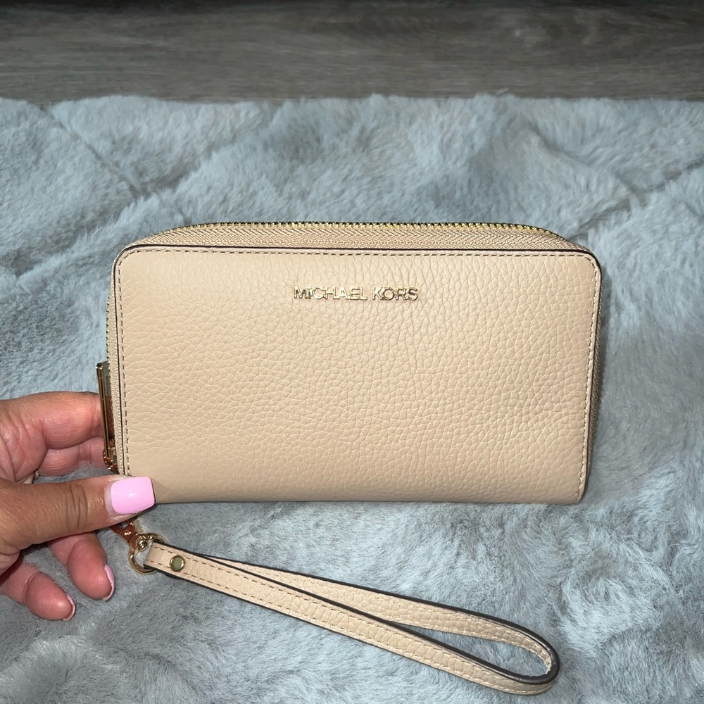 Michael Kors NWOT Wristlet